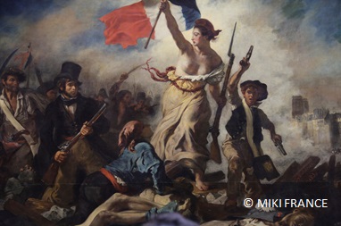 3*5様 アンティーク　木製金彩　額縁入り　絵画、旗を持つ貴公子(?) 3*5様 アンティーク 木製金彩 額縁入り 絵画、旗を持つ貴公子(?) 民衆